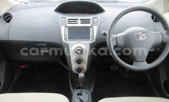 Acheter Occasion Voiture Toyota Vitz Blanc à Beitbridge, Matabeleland South Acheter Occasion Voiture Toyota Vitz Blanc à Beitbridge, Matabeleland South