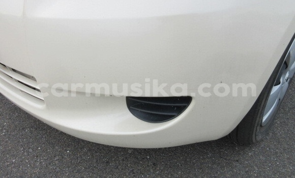 Acheter Occasion Voiture Toyota Vitz Blanc à Beitbridge, Matabeleland South Acheter Occasion Voiture Toyota Vitz Blanc à Beitbridge, Matabeleland South
