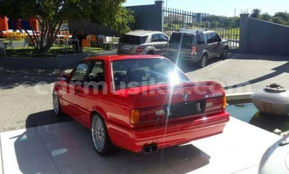 Acheter Occasion Voiture BMW 3–Series Rouge à Beitbridge, Matabeleland South Acheter Occasion Voiture BMW 3–Series Rouge à Beitbridge, Matabeleland South