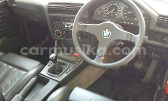 Acheter Occasion Voiture BMW 3–Series Rouge à Beitbridge, Matabeleland South Acheter Occasion Voiture BMW 3–Series Rouge à Beitbridge, Matabeleland South