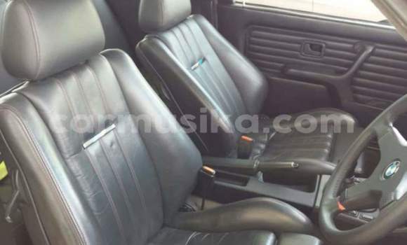 Acheter Occasion Voiture BMW 3–Series Rouge à Beitbridge, Matabeleland South Acheter Occasion Voiture BMW 3–Series Rouge à Beitbridge, Matabeleland South