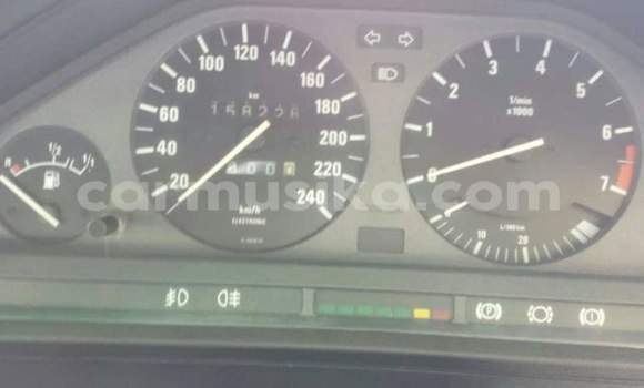 Acheter Occasion Voiture BMW 3–Series Rouge à Beitbridge, Matabeleland South Acheter Occasion Voiture BMW 3–Series Rouge à Beitbridge, Matabeleland South