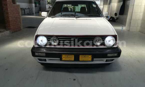 Acheter Occasion Voiture Volkswagen Golf Blanc à Beitbridge, Matabeleland South Acheter Occasion Voiture Volkswagen Golf Blanc à Beitbridge, Matabeleland South