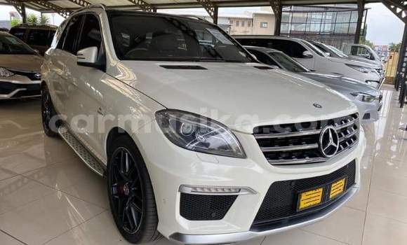 Nunua Ilio tumika Mercedes‒Benz ML–Class Nyeupe Gari ndani ya Beitbridge nchini Matabeleland Kusini Nunua Ilio tumika Mercedes‒Benz ML–Class Nyeupe Gari ndani ya Beitbridge nchini Matabeleland Kusini