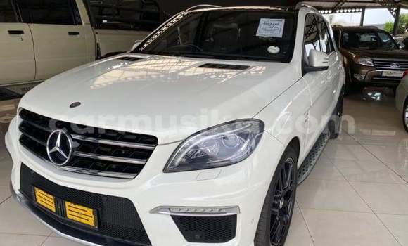 Acheter Occasion Voiture Mercedes‒Benz ML–Class Blanc à Beitbridge, Matabeleland South Acheter Occasion Voiture Mercedes‒Benz ML–Class Blanc à Beitbridge, Matabeleland South