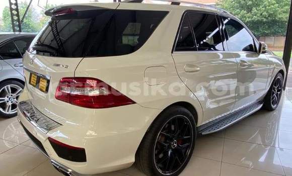 Acheter Occasion Voiture Mercedes‒Benz ML–Class Blanc à Beitbridge, Matabeleland South Acheter Occasion Voiture Mercedes‒Benz ML–Class Blanc à Beitbridge, Matabeleland South