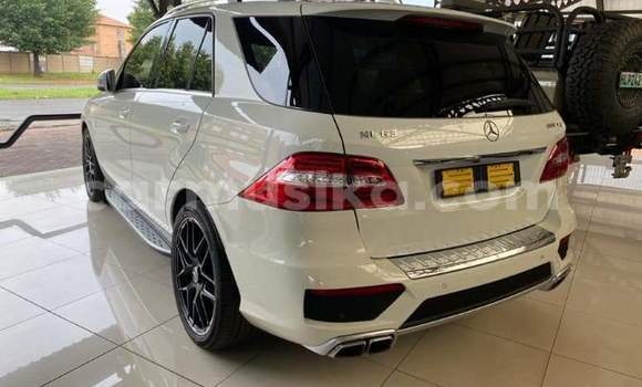 Acheter Occasion Voiture Mercedes‒Benz ML–Class Blanc à Beitbridge, Matabeleland South Acheter Occasion Voiture Mercedes‒Benz ML–Class Blanc à Beitbridge, Matabeleland South