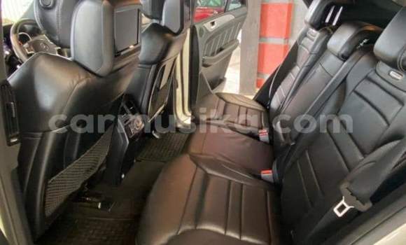 Acheter Occasion Voiture Mercedes‒Benz ML–Class Blanc à Beitbridge, Matabeleland South Acheter Occasion Voiture Mercedes‒Benz ML–Class Blanc à Beitbridge, Matabeleland South