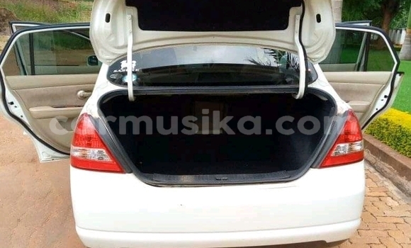 Buy Used Nissan Tiida White Car in Beitbridge in Matabeleland South Buy Used Nissan Tiida White Car in Beitbridge in Matabeleland South