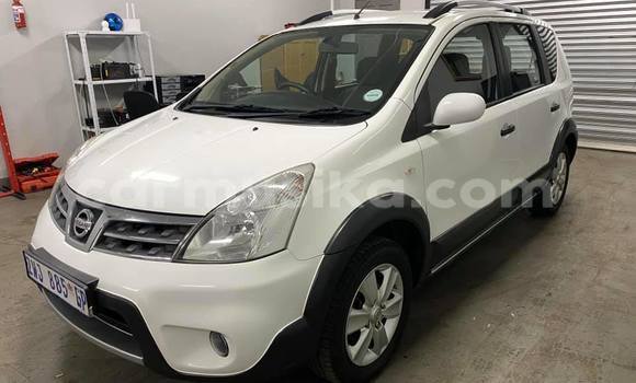 Buy Used Nissan Livina White Car in Beitbridge in Matabeleland South