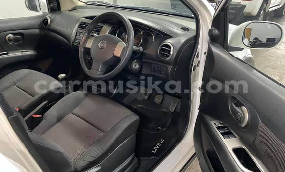 Tenga Tsaru Nissan Livina Chena Mota in Beitbridge in Matabeleland South Tenga Tsaru Nissan Livina Chena Mota in Beitbridge in Matabeleland South