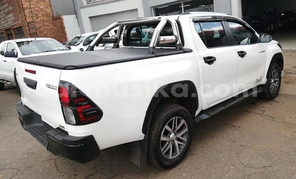 Acheter Occasion Voiture Toyota Hilux Blanc à Beitbridge, Matabeleland South Acheter Occasion Voiture Toyota Hilux Blanc à Beitbridge, Matabeleland South