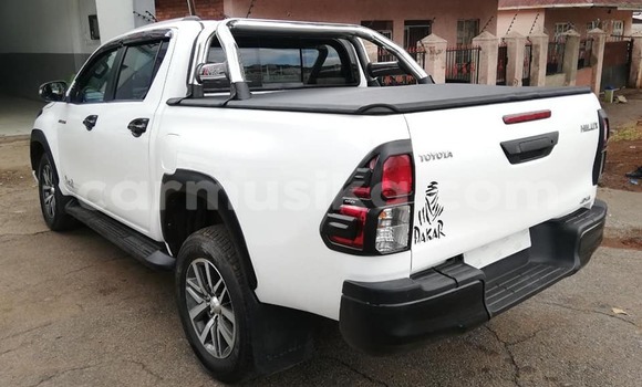 Acheter Occasion Voiture Toyota Hilux Blanc à Beitbridge, Matabeleland South Acheter Occasion Voiture Toyota Hilux Blanc à Beitbridge, Matabeleland South
