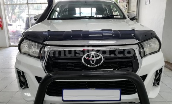 Tenga Tsaru Toyota Hilux Chena Mota in Beitbridge in Matabeleland South Tenga Tsaru Toyota Hilux Chena Mota in Beitbridge in Matabeleland South