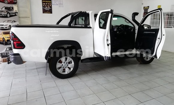 Tenga Tsaru Toyota Hilux Chena Mota in Beitbridge in Matabeleland South Tenga Tsaru Toyota Hilux Chena Mota in Beitbridge in Matabeleland South