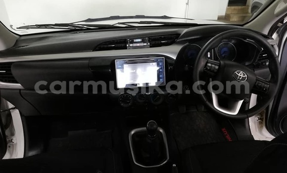 Tenga Tsaru Toyota Hilux Chena Mota in Beitbridge in Matabeleland South Tenga Tsaru Toyota Hilux Chena Mota in Beitbridge in Matabeleland South