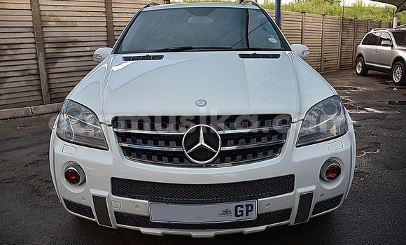 Acheter Occasion Voiture Mercedes-Benz CLS250 Blanc à Beitbridge, Matabeleland South Acheter Occasion Voiture Mercedes-Benz CLS250 Blanc à Beitbridge, Matabeleland South