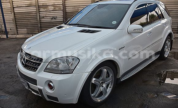 Acheter Occasion Voiture Mercedes-Benz CLS250 Blanc à Beitbridge, Matabeleland South Acheter Occasion Voiture Mercedes-Benz CLS250 Blanc à Beitbridge, Matabeleland South