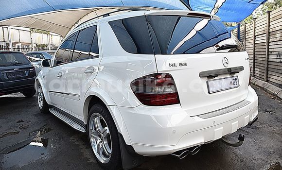 Acheter Occasion Voiture Mercedes-Benz CLS250 Blanc à Beitbridge, Matabeleland South Acheter Occasion Voiture Mercedes-Benz CLS250 Blanc à Beitbridge, Matabeleland South