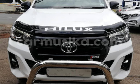 Tenga Tsaru Toyota Hilux Chena Mota in Beitbridge in Matabeleland South Tenga Tsaru Toyota Hilux Chena Mota in Beitbridge in Matabeleland South