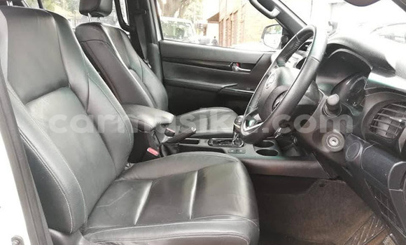 Tenga Tsaru Toyota Hilux Chena Mota in Beitbridge in Matabeleland South Tenga Tsaru Toyota Hilux Chena Mota in Beitbridge in Matabeleland South