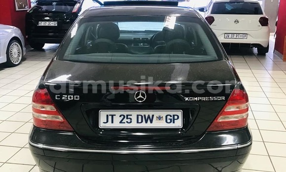 Acheter Occasion Voiture Mercedes-Benz C-Classe Noir à Beitbridge, Matabeleland South Acheter Occasion Voiture Mercedes-Benz C-Classe Noir à Beitbridge, Matabeleland South