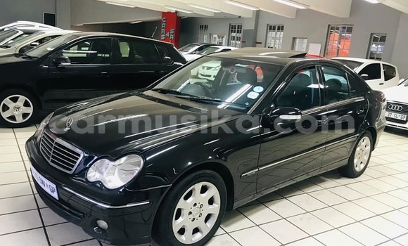 Acheter Occasion Voiture Mercedes-Benz C-Classe Noir à Beitbridge, Matabeleland South Acheter Occasion Voiture Mercedes-Benz C-Classe Noir à Beitbridge, Matabeleland South