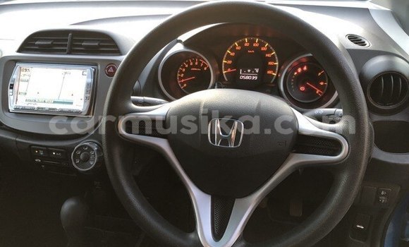 Buy Used Toyota Vitz Blue Car in Beitbridge in Matabeleland South Buy Used Toyota Vitz Blue Car in Beitbridge in Matabeleland South