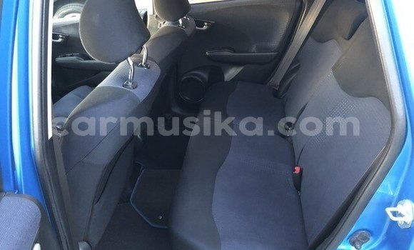 Buy Used Toyota Vitz Blue Car in Beitbridge in Matabeleland South Buy Used Toyota Vitz Blue Car in Beitbridge in Matabeleland South