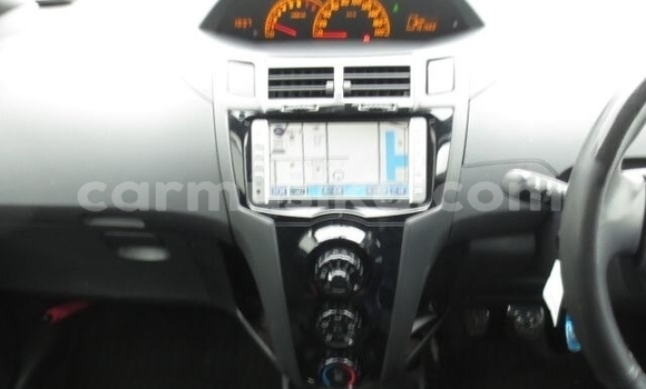 Buy Used Toyota Vitz Blue Car in Beitbridge in Matabeleland South Buy Used Toyota Vitz Blue Car in Beitbridge in Matabeleland South