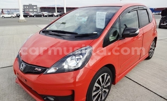 Tenga Tsaru Honda Fit Tsvuku Mota in Beitbridge in Matabeleland South