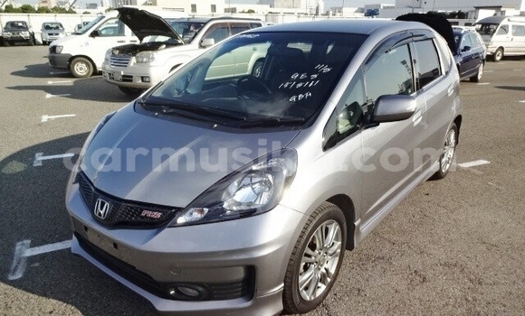 Buy Used Honda Fit Silver Car in Beitbridge in Matabeleland South Buy Used Honda Fit Silver Car in Beitbridge in Matabeleland South