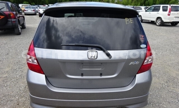 Nunua Ilio tumika Honda Fit Fedha Gari ndani ya Beitbridge nchini Matabeleland Kusini Nunua Ilio tumika Honda Fit Fedha Gari ndani ya Beitbridge nchini Matabeleland Kusini