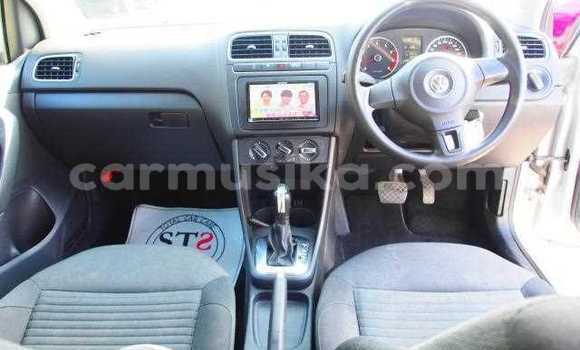 Nunua Ilio tumika Volkswagen Polo Fedha Gari ndani ya Beitbridge nchini Matabeleland Kusini Nunua Ilio tumika Volkswagen Polo Fedha Gari ndani ya Beitbridge nchini Matabeleland Kusini