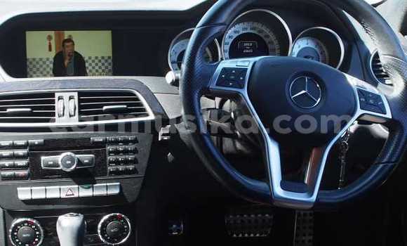 Acheter Occasion Voiture Mercedes‒Benz C–Class Blanc à Beitbridge, Matabeleland South Acheter Occasion Voiture Mercedes‒Benz C–Class Blanc à Beitbridge, Matabeleland South
