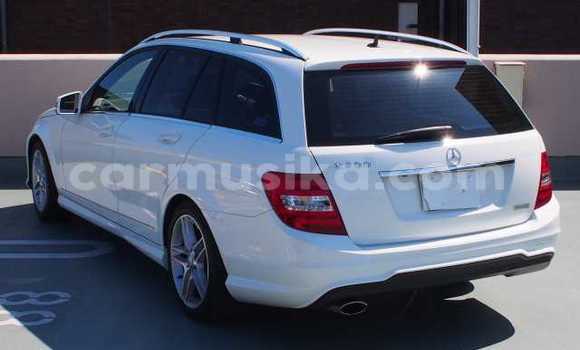 Acheter Occasion Voiture Mercedes‒Benz C–Class Blanc à Beitbridge, Matabeleland South Acheter Occasion Voiture Mercedes‒Benz C–Class Blanc à Beitbridge, Matabeleland South