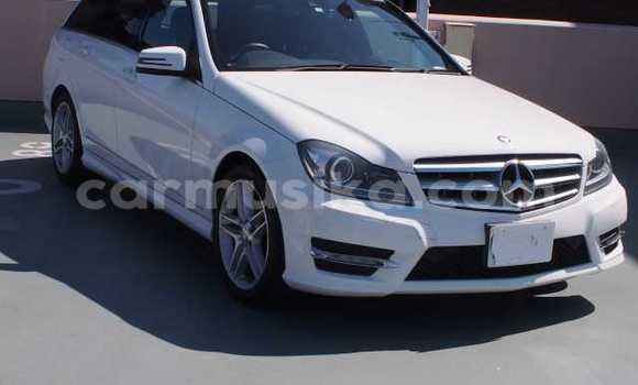 Acheter Occasion Voiture Mercedes‒Benz C–Class Blanc à Beitbridge, Matabeleland South Acheter Occasion Voiture Mercedes‒Benz C–Class Blanc à Beitbridge, Matabeleland South