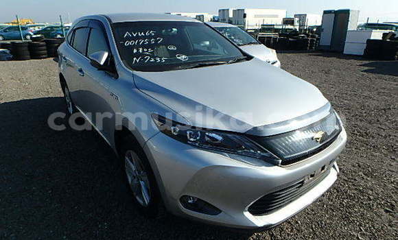 Tenga Tsaru Toyota Surf Sirivha Mota in Beitbridge in Matabeleland South