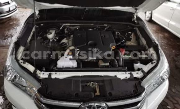 Nunua Ilio tumika Toyota Hilux Nyeupe Gari ndani ya Beitbridge nchini Matabeleland Kusini Nunua Ilio tumika Toyota Hilux Nyeupe Gari ndani ya Beitbridge nchini Matabeleland Kusini