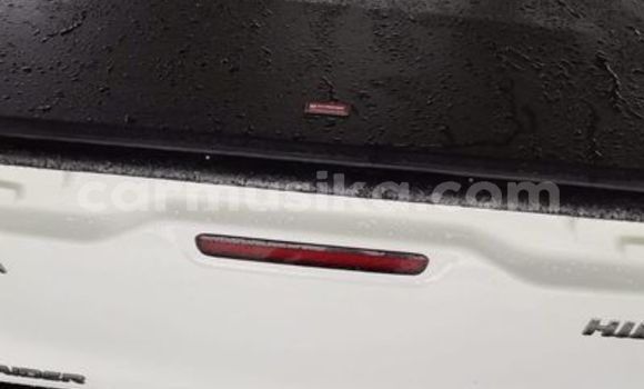 Nunua Ilio tumika Toyota Hilux Nyeupe Gari ndani ya Beitbridge nchini Matabeleland Kusini Nunua Ilio tumika Toyota Hilux Nyeupe Gari ndani ya Beitbridge nchini Matabeleland Kusini