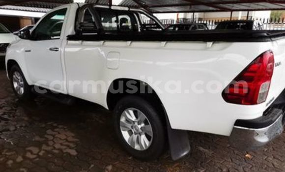 Nunua Ilio tumika Toyota Hilux Nyeupe Gari ndani ya Beitbridge nchini Matabeleland Kusini Nunua Ilio tumika Toyota Hilux Nyeupe Gari ndani ya Beitbridge nchini Matabeleland Kusini