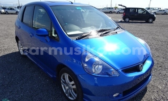 Buy Used Honda Fit Blue Car in Beitbridge in Matabeleland South Buy Used Honda Fit Blue Car in Beitbridge in Matabeleland South