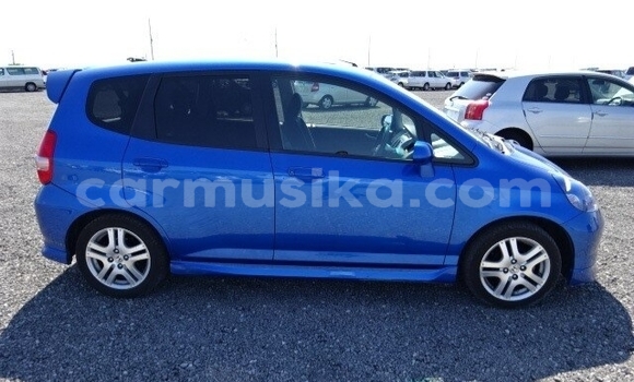 Buy Used Honda Fit Blue Car in Beitbridge in Matabeleland South Buy Used Honda Fit Blue Car in Beitbridge in Matabeleland South