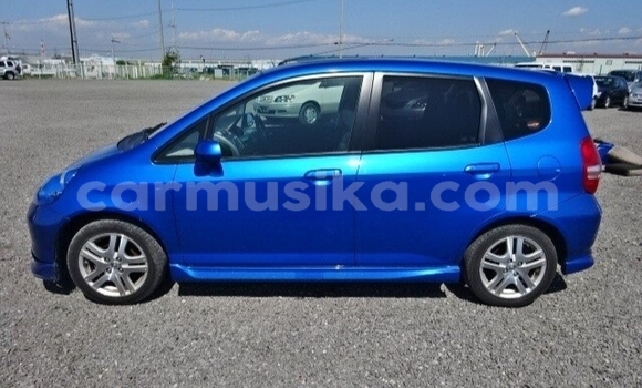 Buy Used Honda Fit Blue Car in Beitbridge in Matabeleland South Buy Used Honda Fit Blue Car in Beitbridge in Matabeleland South