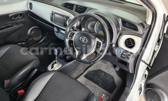 Acheter Occasion Voiture Toyota Yaris Blanc à Beitbridge, Matabeleland South Acheter Occasion Voiture Toyota Yaris Blanc à Beitbridge, Matabeleland South