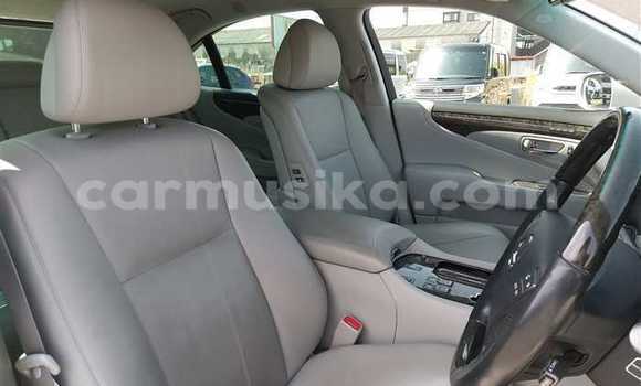 Nunua Ilio tumika Lexus LS Fedha Gari ndani ya Beitbridge nchini Matabeleland Kusini Nunua Ilio tumika Lexus LS Fedha Gari ndani ya Beitbridge nchini Matabeleland Kusini