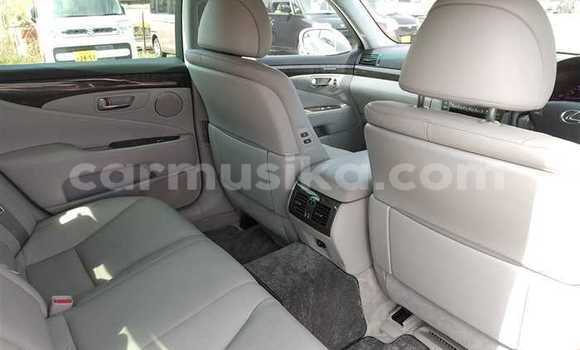 Nunua Ilio tumika Lexus LS Fedha Gari ndani ya Beitbridge nchini Matabeleland Kusini Nunua Ilio tumika Lexus LS Fedha Gari ndani ya Beitbridge nchini Matabeleland Kusini