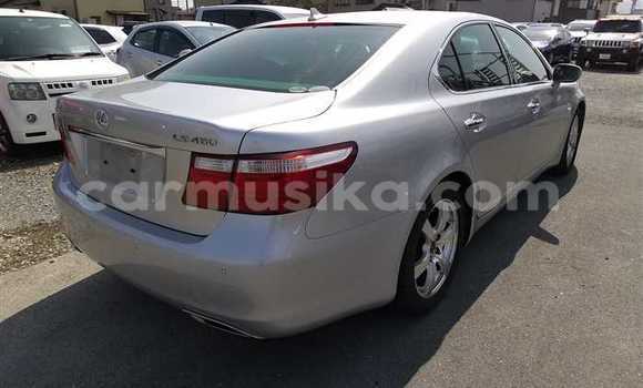 Nunua Ilio tumika Lexus LS Fedha Gari ndani ya Beitbridge nchini Matabeleland Kusini Nunua Ilio tumika Lexus LS Fedha Gari ndani ya Beitbridge nchini Matabeleland Kusini