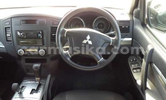 Acheter Occasion Voiture Mitsubishi Pajero Blanc à Beitbridge, Matabeleland South Acheter Occasion Voiture Mitsubishi Pajero Blanc à Beitbridge, Matabeleland South