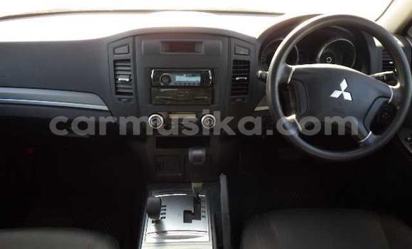 Acheter Occasion Voiture Mitsubishi Pajero Blanc à Beitbridge, Matabeleland South Acheter Occasion Voiture Mitsubishi Pajero Blanc à Beitbridge, Matabeleland South